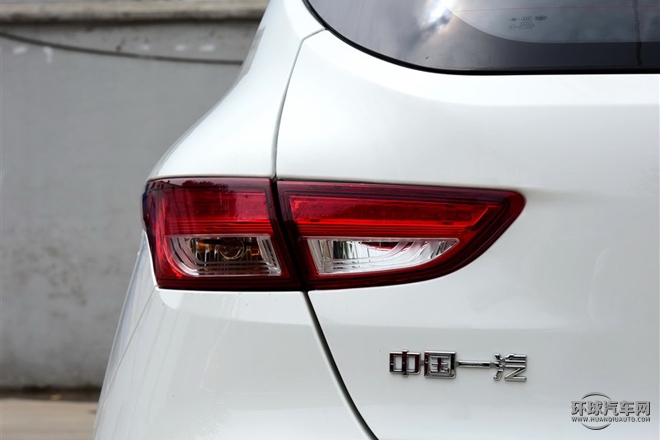 2015款 1.5L 手動尊貴型