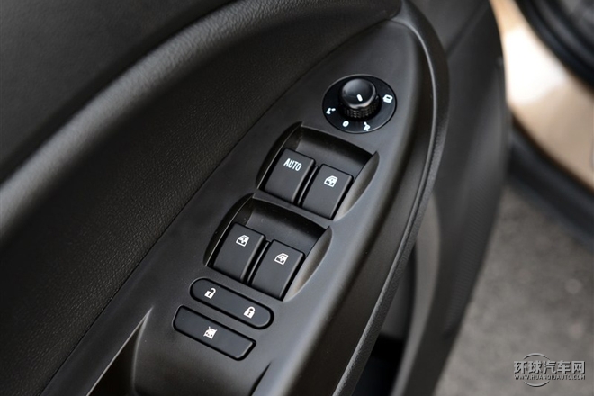 2015款 1.8L 自動(dòng)舒適型