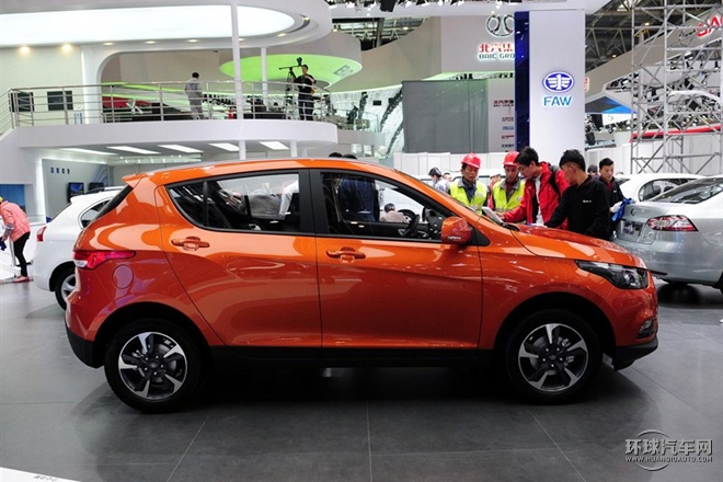 2015款 1.8L 自動舒適型