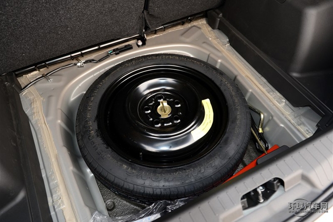 2015款 1.8L 自動尊貴型