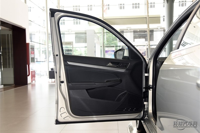 2015款  1.6L 自動舒適型