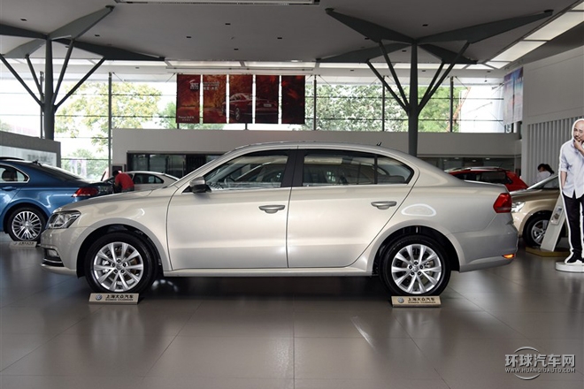 2015款  1.6L 自動(dòng)舒適型