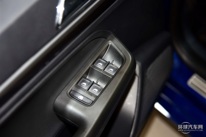 2015款 1.6L 手動舒適型