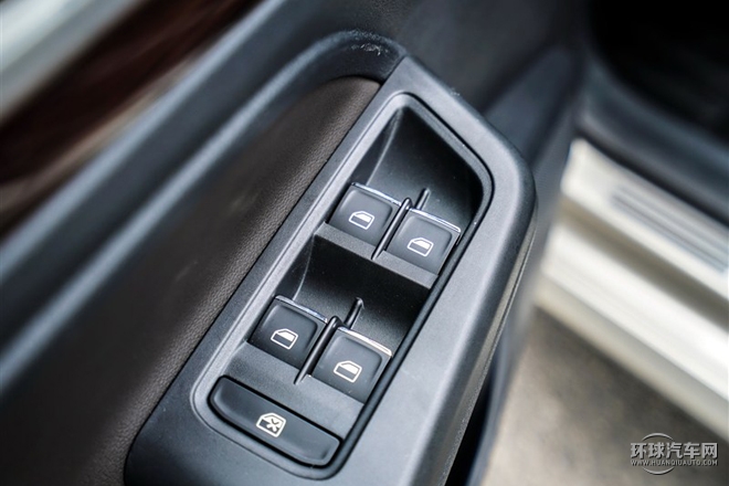 2015款 230TSI DSG 舒適版