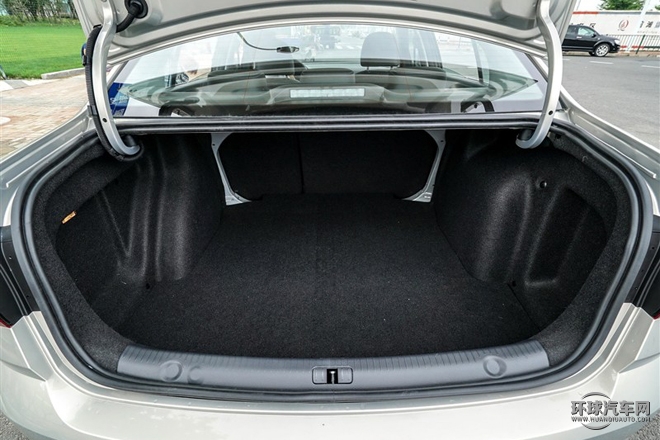 2015款 230TSI DSG 舒適版