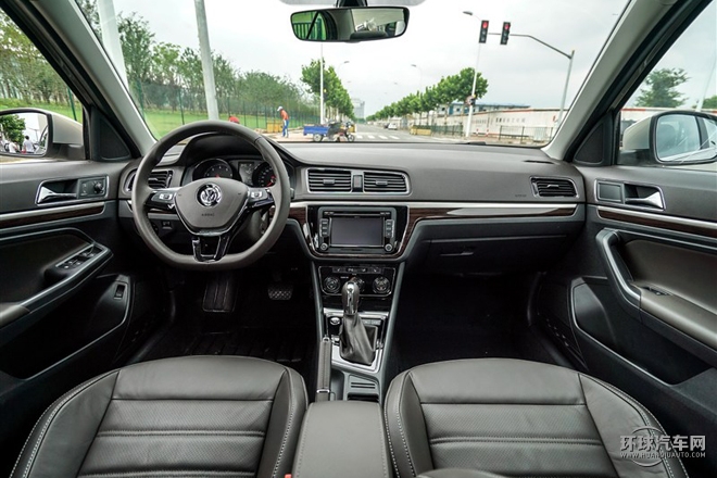 2015款 230TSI DSG 舒適版