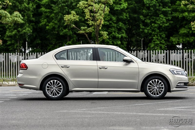 2015款 230TSI DSG 舒適版