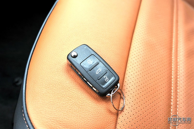 2015款 230TSI DSG豪華版