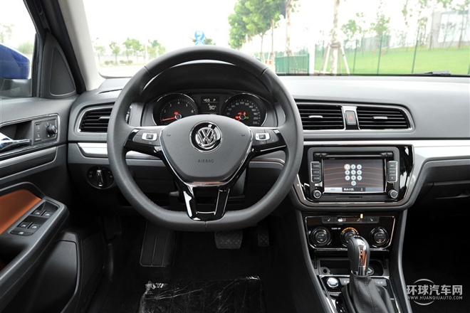 2015款 230TSI DSG豪華版