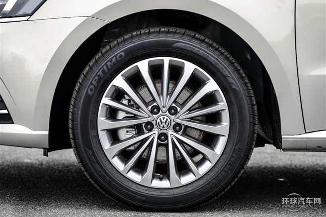 2015款 230TSI DSG 豪華版