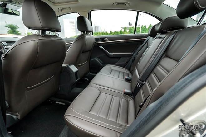 2015款 230TSI DSG 豪華版