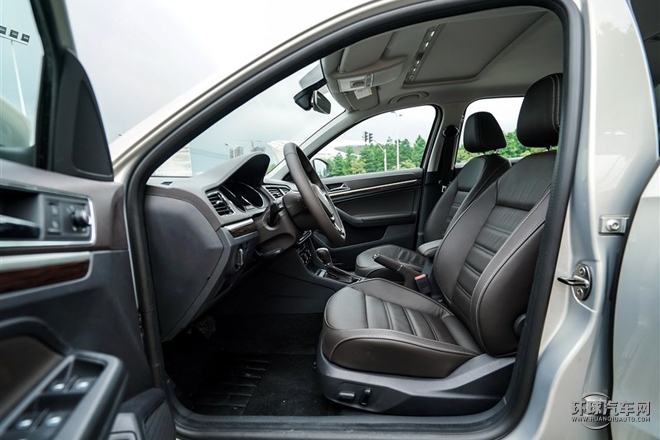 2015款 230TSI DSG 豪華版