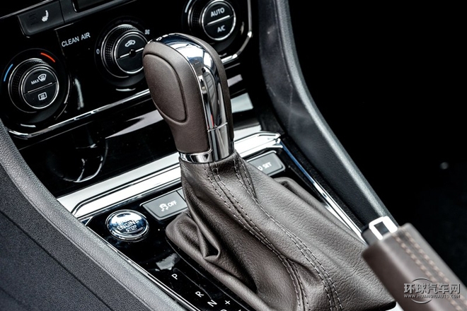 2015款 230TSI DSG 豪華版