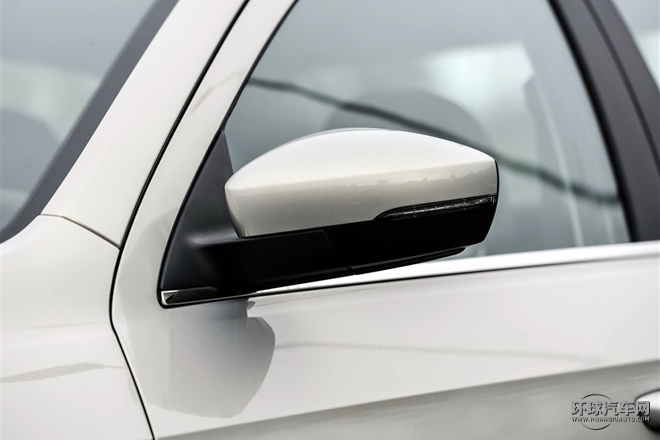 2015款 230TSI DSG 豪華版