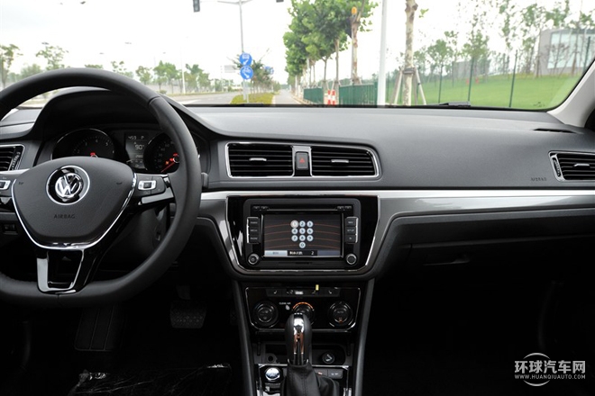 2015款 230TSI DSG舒適版