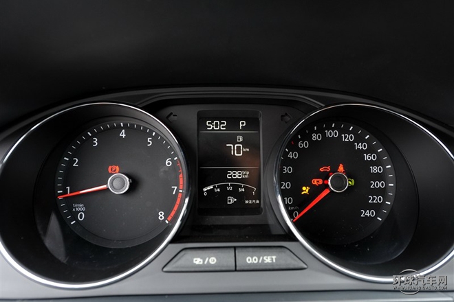 2015款 230TSI DSG舒適版