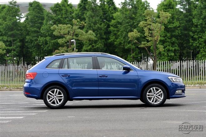 2015款 230TSI DSG舒適版