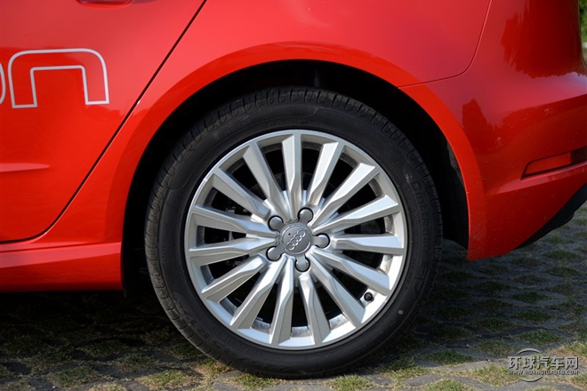 2015款 Sportback e-tron 運動型