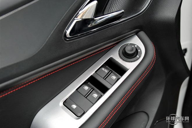 2015款 1.8L 手動豪華型