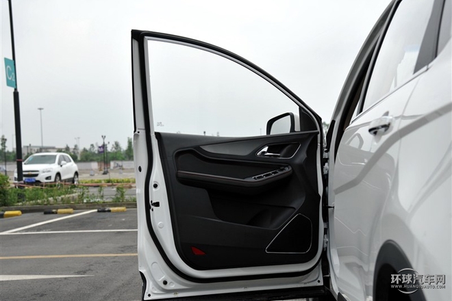 2015款 1.8L 手動豪華型