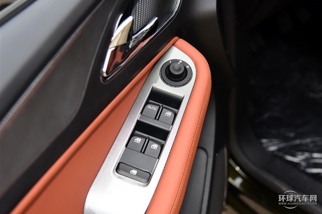 2015款 1.8L 手動精英型