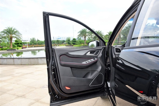 2015款 1.8L 手動舒適型