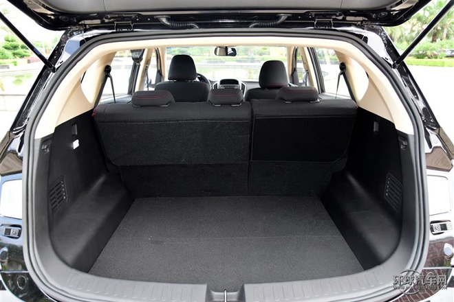 2015款 1.8L 手動舒適型