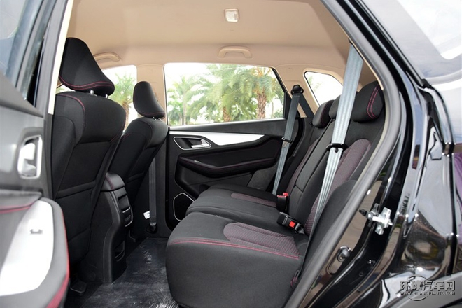 2015款 1.8L 手動舒適型