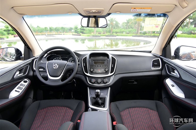 2015款 1.8L 手動舒適型