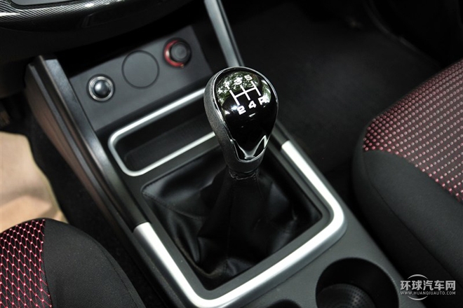 2015款 2.8T兩驅舒適版標準軸距JE493ZLQ4E