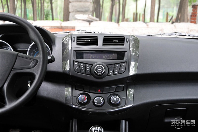 2015款 2.8T兩驅舒適版標準軸距JE493ZLQ4E