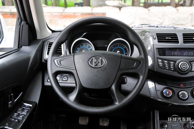 2015款 2.8T兩驅舒適版標準軸距JE493ZLQ4E