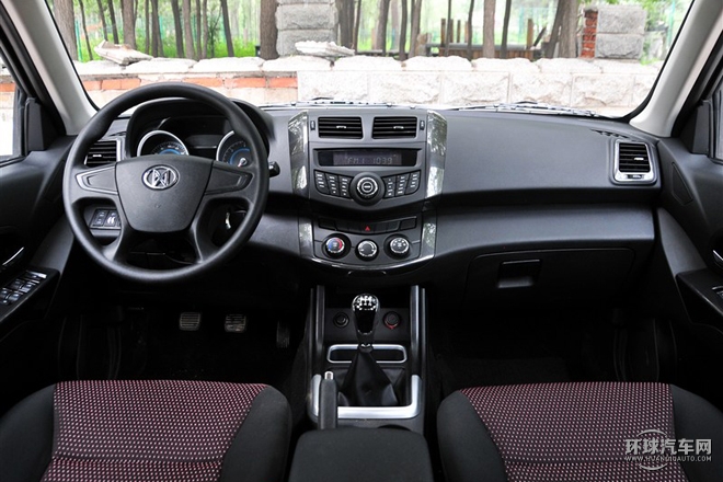 2015款 2.8T兩驅舒適版標準軸距JE493ZLQ4E