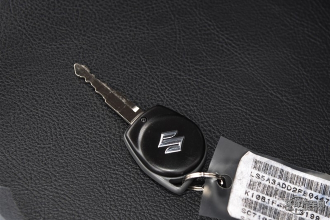 2015款 1.0L 手動(dòng)限定型