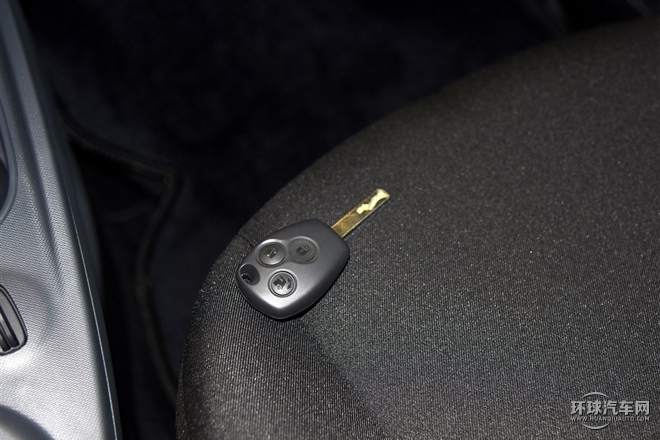 2015款 1.0L 靈動(dòng)版