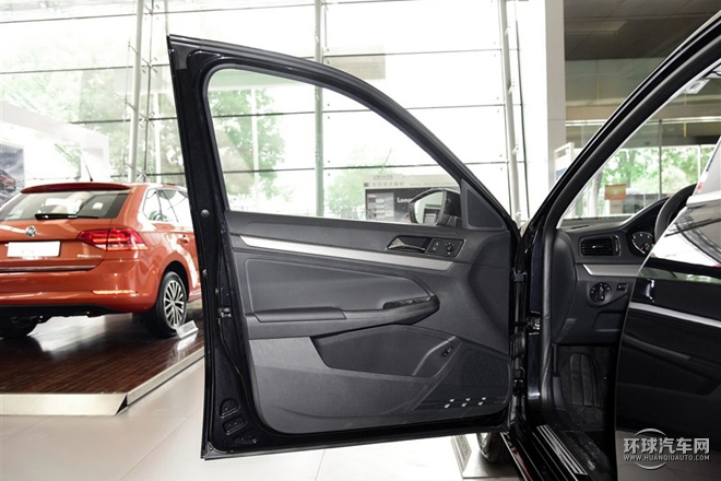 2015款 230TSI 手動舒適版