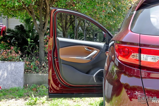 2015款 1.5T 自動豪華型