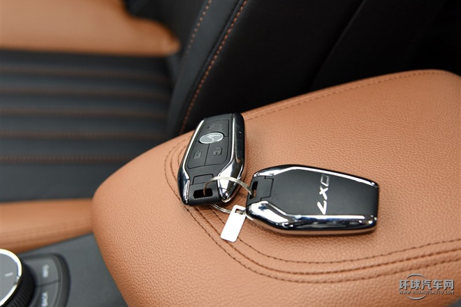 2015款 1.5T 自動尊貴型