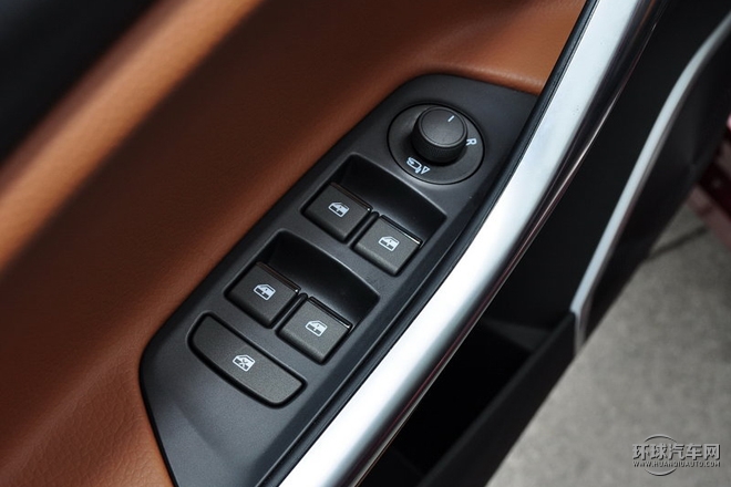 2015款 2.0T 手動運動旗艦型