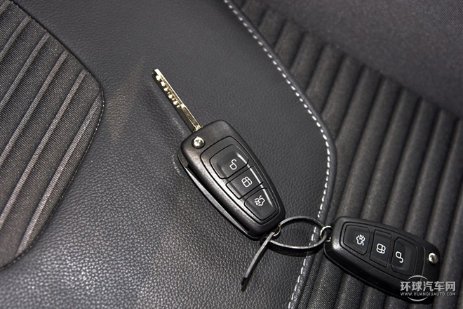 2015款 兩廂 1.6L 自動風尚型