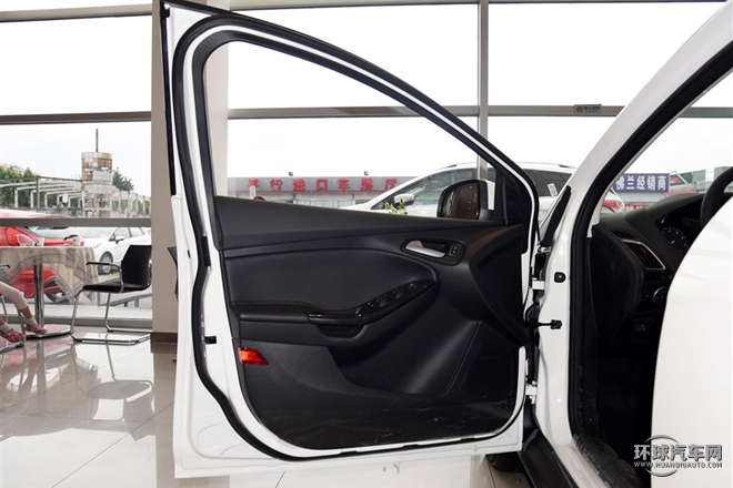 2015款 兩廂 1.6L 自動(dòng)風(fēng)尚型