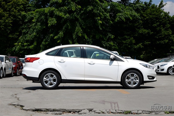 2015款 兩廂 1.6L 自動風(fēng)尚型