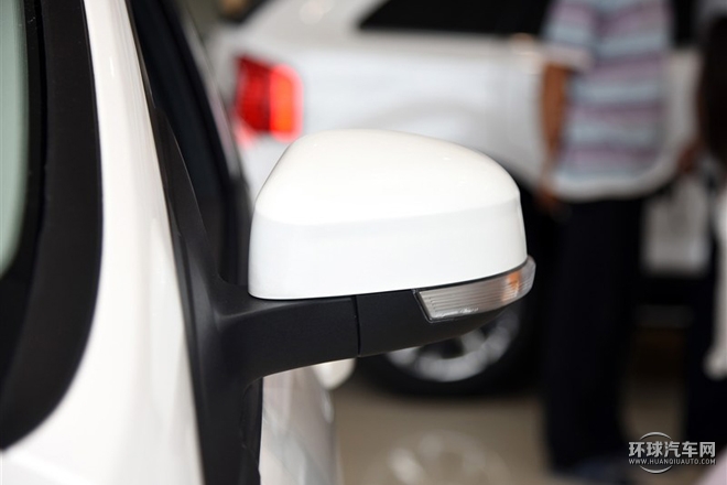 2015款 三廂 1.6L 自動風尚型