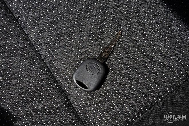 2015款 1.2L 紀念版 標準型