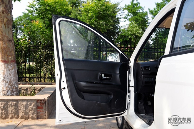 2015款 1.2L 紀(jì)念版 標(biāo)準(zhǔn)型