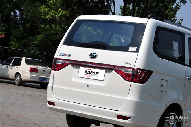 2015款 1.2L 紀(jì)念版 標(biāo)準(zhǔn)型