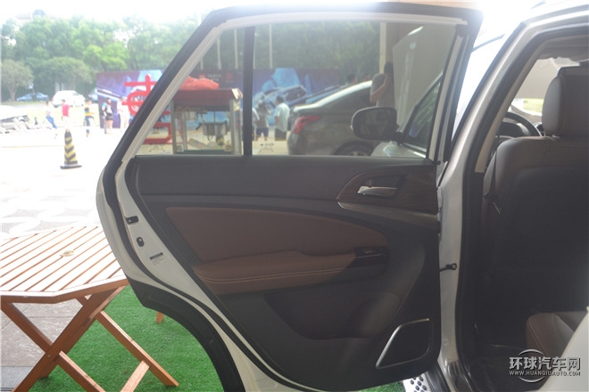 2015款 2.0T 四驅尊貴型