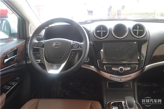 2015款 2.0T 四驅(qū)豪華型
