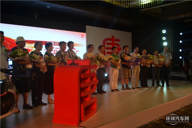 2015款 2.0T 四驅(qū)旗艦型