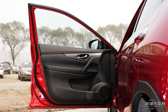 2015款 2.0L CVT舒適MAX版 2WD